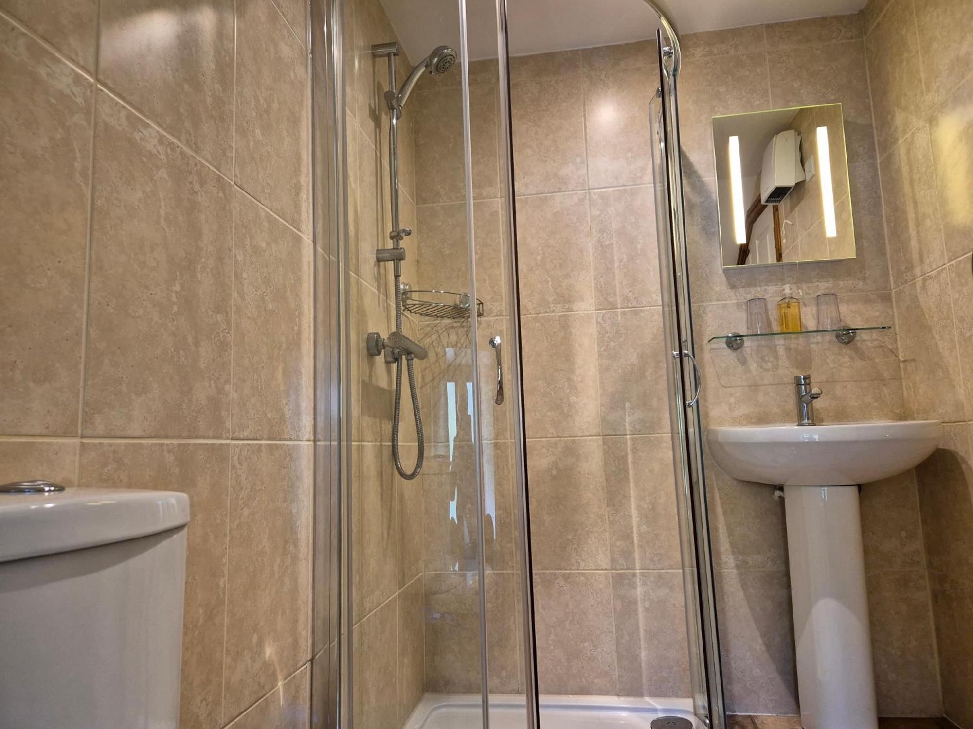 Kestrel Farmhouse แลนโดเวรี ภายนอก รูปภาพ